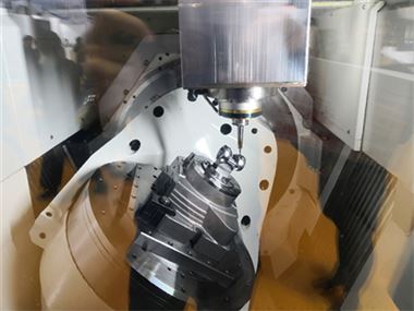 一季度，规模以上电子信息制造业增加值同比增长13%