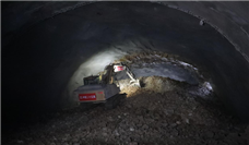 梅龙高铁全线最长隧道下黄田隧道实现贯通