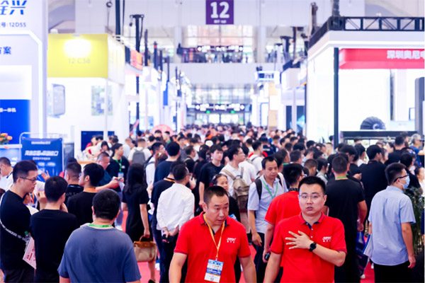 观众如潮！AI IoT行业盛会，深圳站重磅开幕！