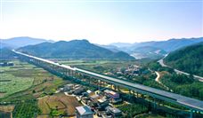 广西桂林至柳州高速公路改扩建项目建成通车