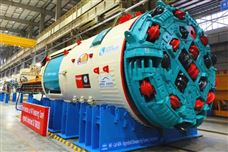 国产首台出口瑞士新型双护盾硬岩掘进机(TBM)始发