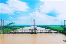 国内规模最大！徐工超级起重机架起黄河上的“彩虹桥”