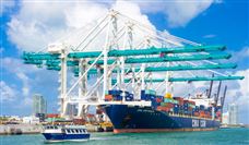 挖泥船配套的65吨及55吨龙门行走起重机已顺利装船发货