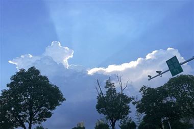 全国首个5A级智算中心在上海诞生，让AI大模型训练更高效便捷 | 产业创新动态